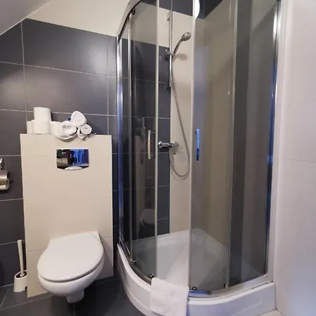 ベッド・アンド・ブレックファスト Pod Debem Kompleks Zeglarsko-rekreacyjny ルチャネ・ニダ