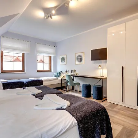 Pod Debem Kompleks Zeglarsko-rekreacyjny