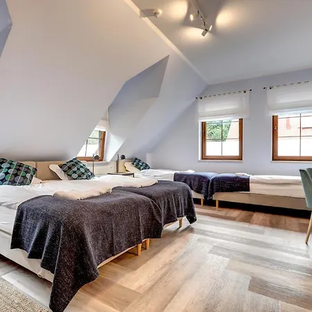 Pod Debem Kompleks Zeglarsko-rekreacyjny