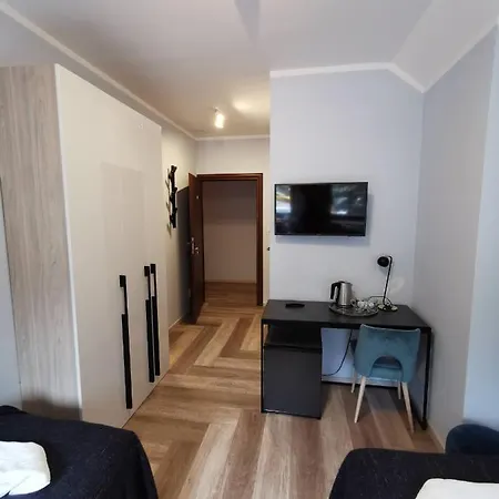 Pod Debem Kompleks Zeglarsko-rekreacyjny Bed and breakfast Ruciane-Nida