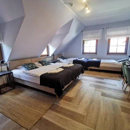 Pod Debem Kompleks Zeglarsko-rekreacyjny ベッド・アンド・ブレックファスト 3*