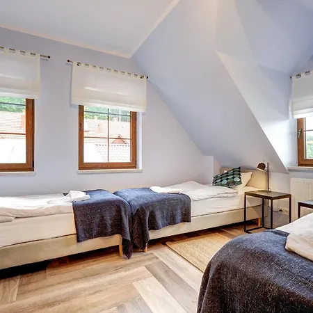 Pod Debem Kompleks Zeglarsko-rekreacyjny 3* ルチャネ・ニダ