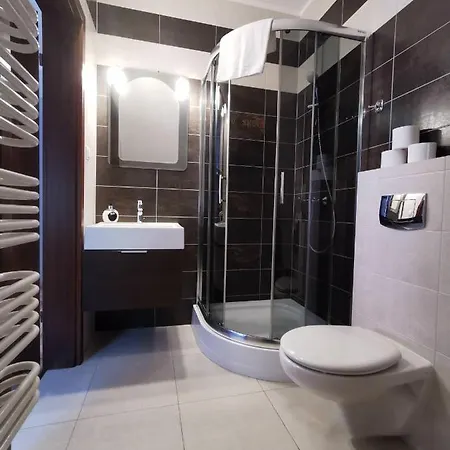 Pod Debem Kompleks Zeglarsko-rekreacyjny 3* ルチャネ・ニダ