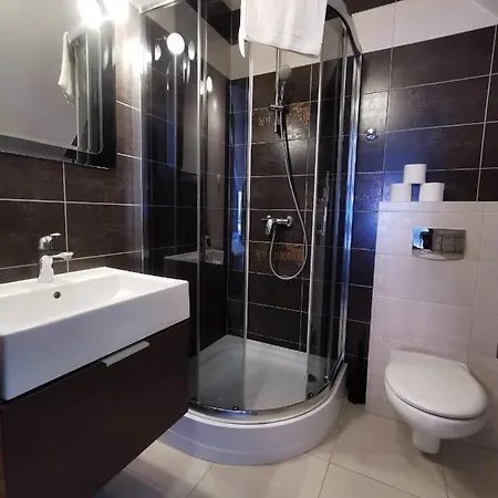 Pod Debem Kompleks Zeglarsko-rekreacyjny ベッド・アンド・ブレックファスト ルチャネ・ニダ