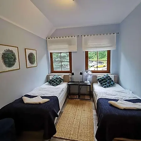 Pod Debem Kompleks Zeglarsko-rekreacyjny 3*