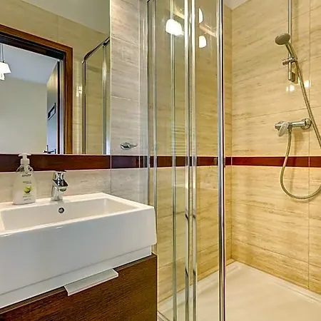 Bed & Breakfast Pod Debem Kompleks Zeglarsko-rekreacyjny 3*
