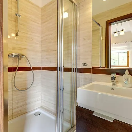 ベッド・アンド・ブレックファスト Pod Debem Kompleks Zeglarsko-rekreacyjny