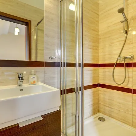 ベッド・アンド・ブレックファスト Pod Debem Kompleks Zeglarsko-rekreacyjny ルチャネ・ニダ