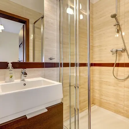 Bed and breakfast Pod Debem Kompleks Zeglarsko-rekreacyjny